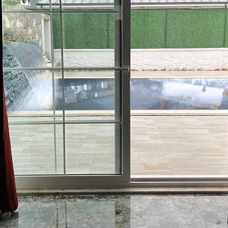 Vega Villalari * 费特希耶